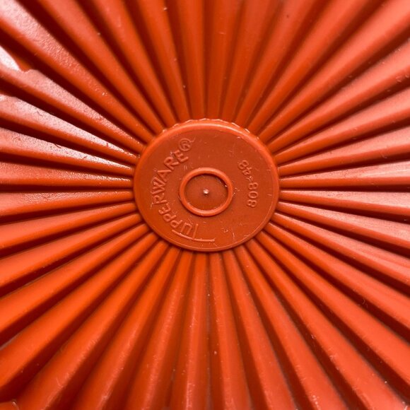 Vintage Tupperware Red Orange Storage Containers Starburst Lids Set Of 2 Nesting - Picture 11 of 13